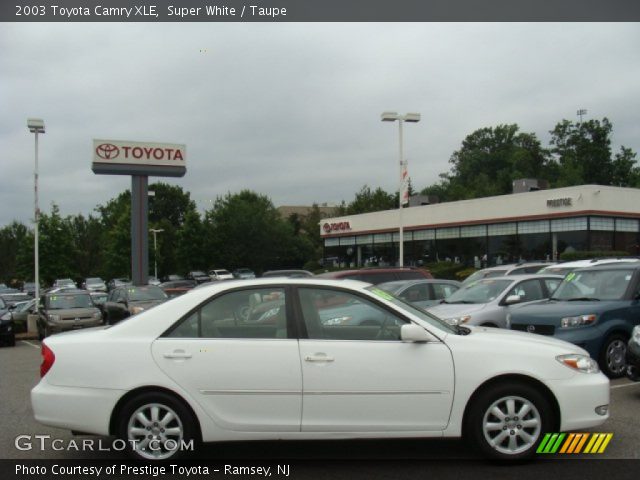 2003 Toyota Camry XLE in Super White