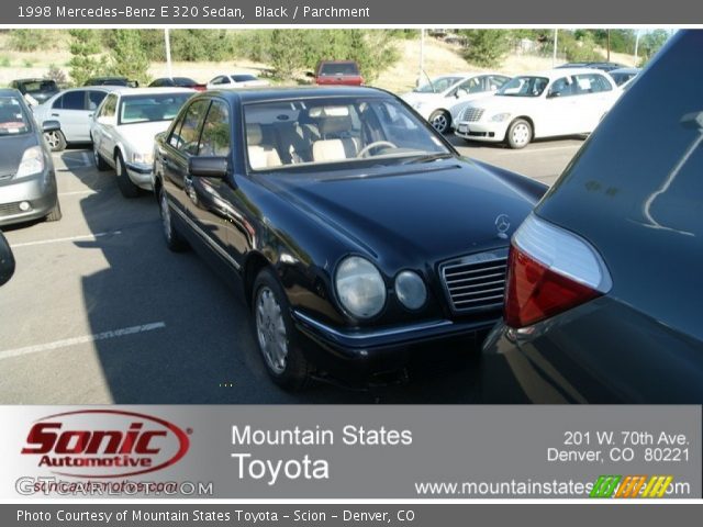 1998 Mercedes-Benz E 320 Sedan in Black