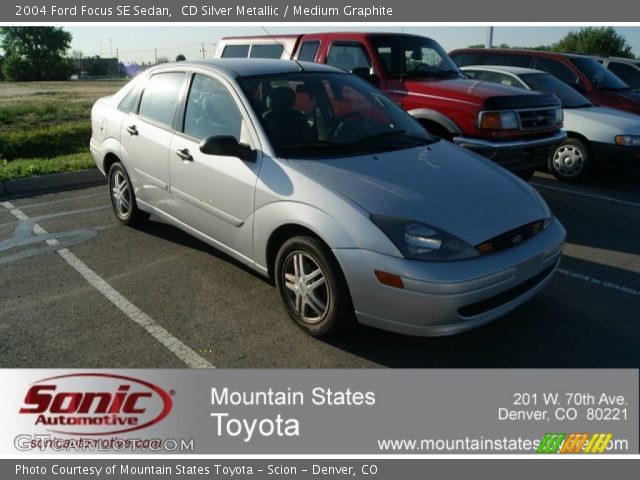 2004 Ford Focus SE Sedan in CD Silver Metallic