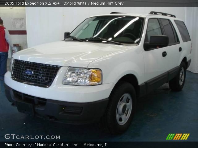 2005 Ford Expedition XLS 4x4 in Oxford White