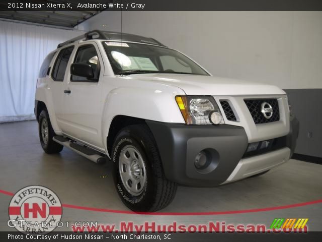 2012 Nissan Xterra X in Avalanche White