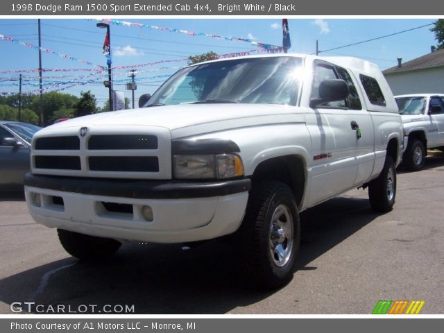 1998 Dodge Ram 1500 Sport Extended Cab 4x4 in Bright White