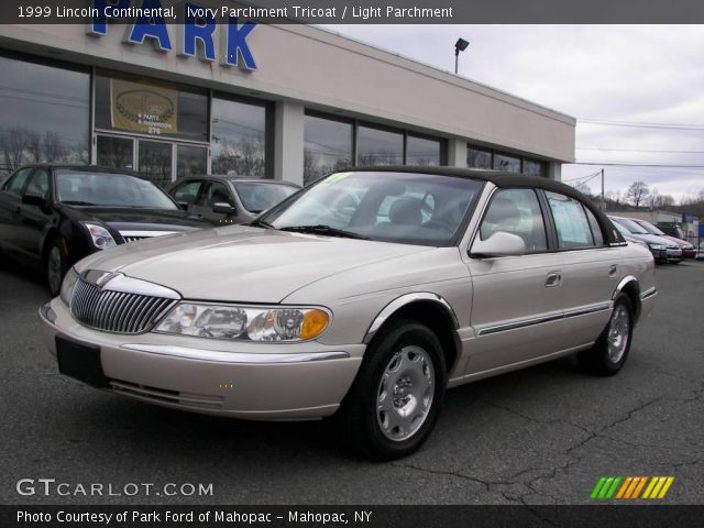 1999 Lincoln Continental  in Ivory Parchment Tricoat
