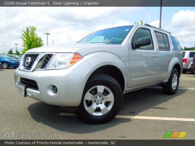 2008 Nissan Pathfinder S in Silver Lightning