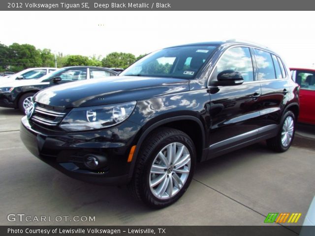 2012 Volkswagen Tiguan SE in Deep Black Metallic