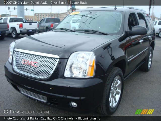 2007 GMC Yukon Denali AWD in Onyx Black