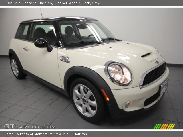 2009 Mini Cooper S Hardtop in Pepper White