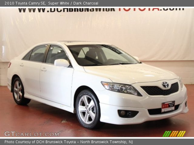 2010 Toyota Camry SE in Super White