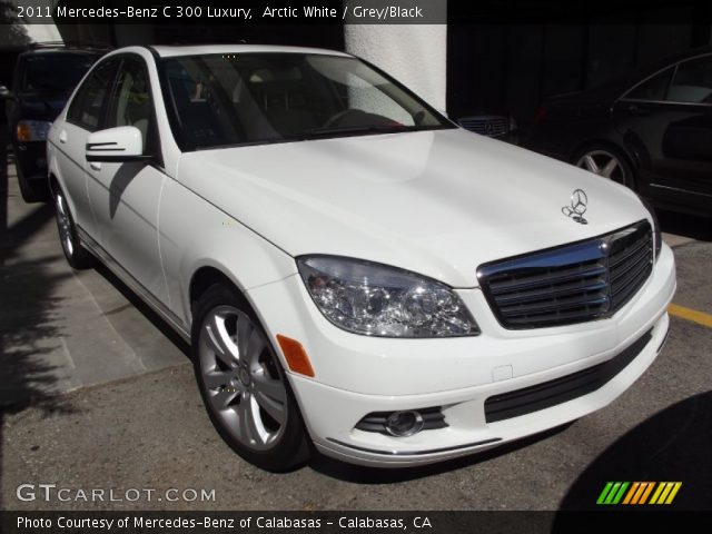 2011 Mercedes-Benz C 300 Luxury in Arctic White