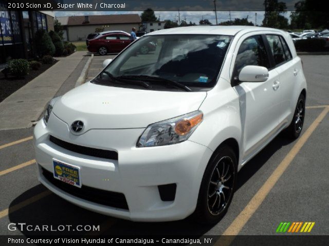 2010 Scion xD  in Super White