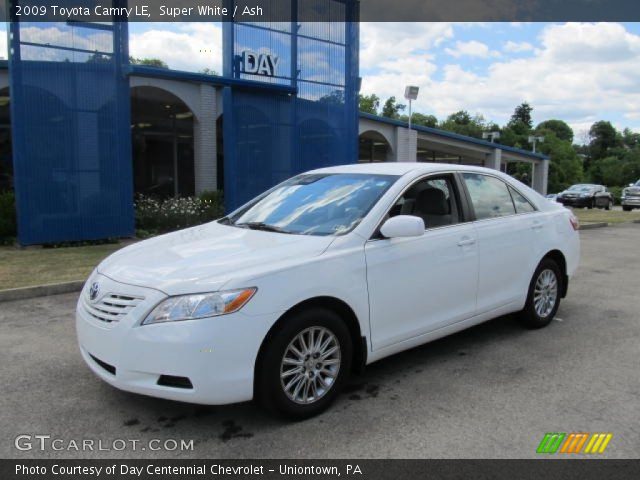 2009 Toyota Camry LE in Super White