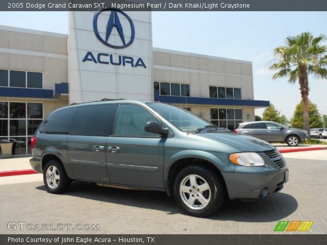 2005 Dodge Grand Caravan SXT in Magnesium Pearl
