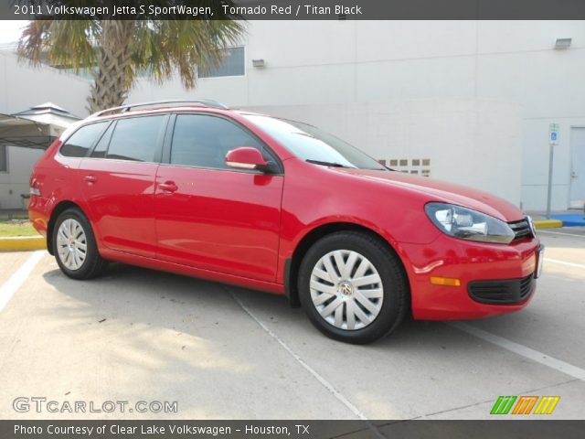 2011 Volkswagen Jetta S SportWagen in Tornado Red
