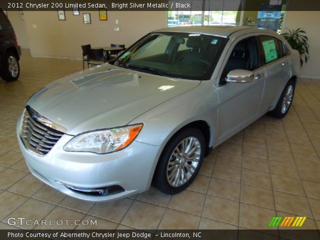 2012 Chrysler 200 Limited Sedan in Bright Silver Metallic