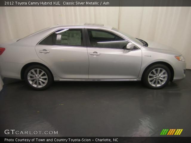 2012 Toyota Camry Hybrid XLE in Classic Silver Metallic