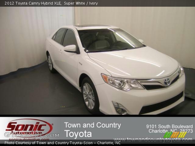 2012 Toyota Camry Hybrid XLE in Super White