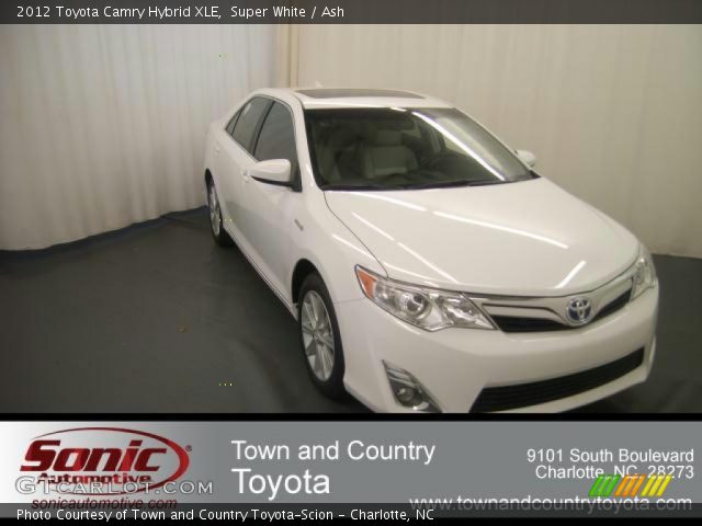 2012 Toyota Camry Hybrid XLE in Super White