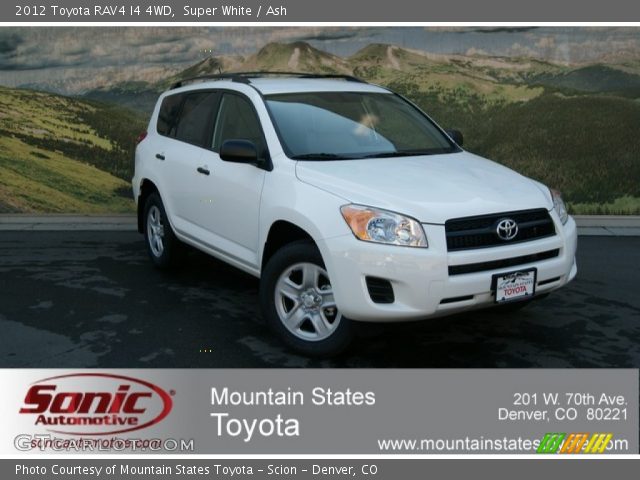 2012 Toyota RAV4 I4 4WD in Super White