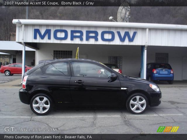 2007 Hyundai Accent SE Coupe in Ebony Black