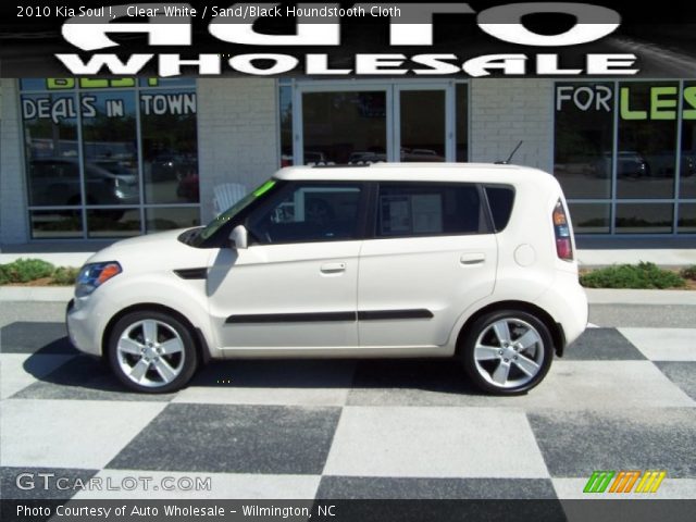 2010 Kia Soul ! in Clear White