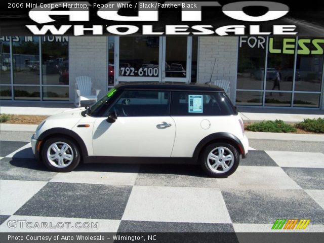 2006 Mini Cooper Hardtop in Pepper White