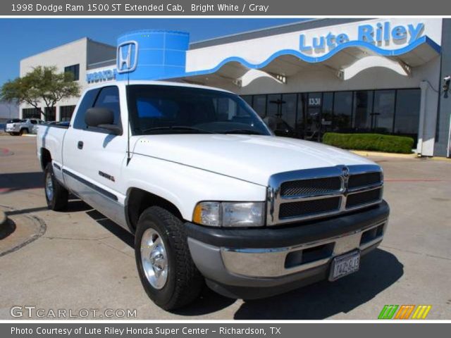 1998 Dodge Ram 1500 ST Extended Cab in Bright White