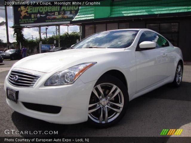 2009 Infiniti G 37 x Coupe in Moonlight White