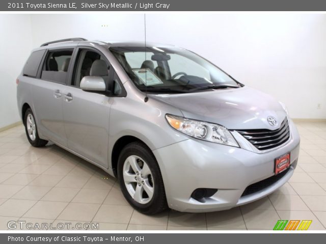2011 Toyota Sienna LE in Silver Sky Metallic