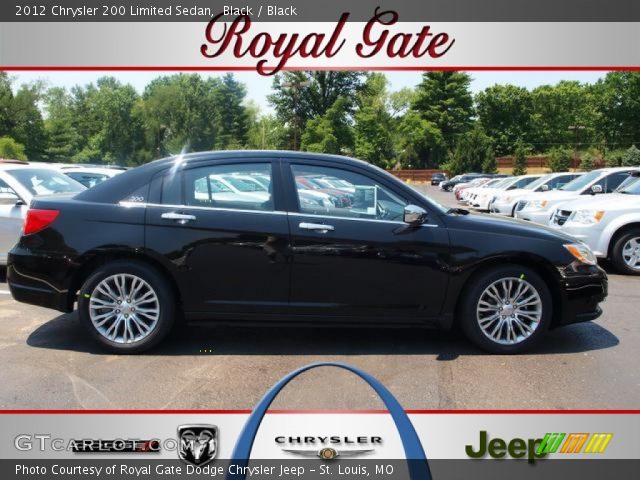 2012 Chrysler 200 Limited Sedan in Black