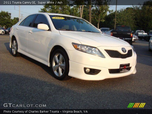 2011 Toyota Camry SE in Super White