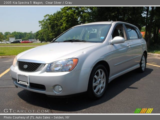 2005 Kia Spectra 5 Wagon in Clear Silver