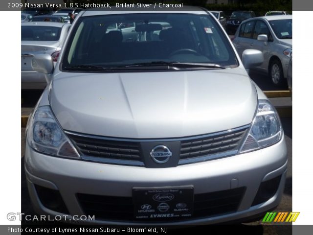 2009 Nissan Versa 1.8 S Hatchback in Brillant Silver