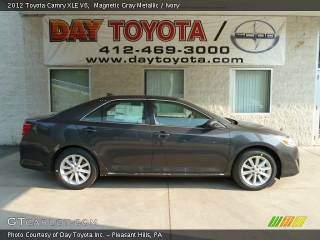 2012 Toyota Camry XLE V6 in Magnetic Gray Metallic
