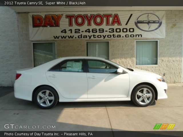 2012 Toyota Camry SE in Super White