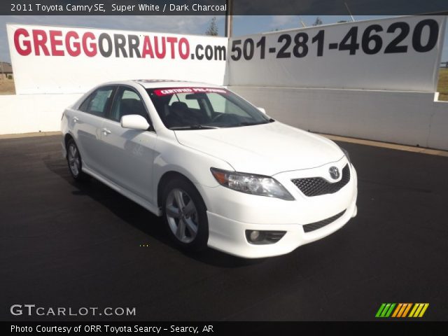 2011 Toyota Camry SE in Super White