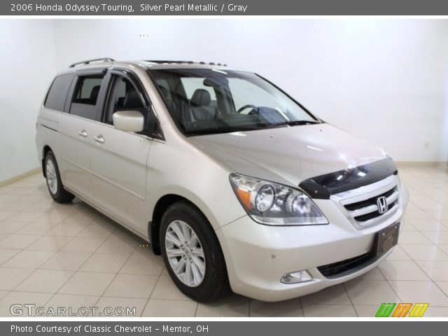 2006 Honda Odyssey Touring in Silver Pearl Metallic