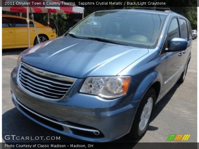 2011 Chrysler Town & Country Touring in Sapphire Crystal Metallic