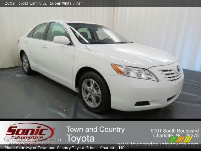 2009 Toyota Camry LE in Super White