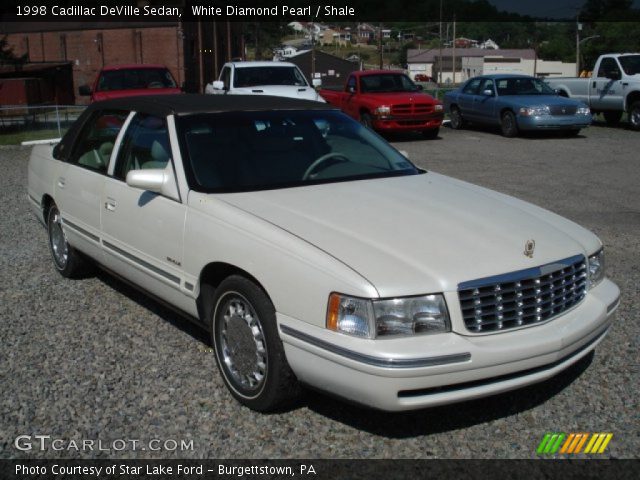 1998 Cadillac DeVille Sedan in White Diamond Pearl