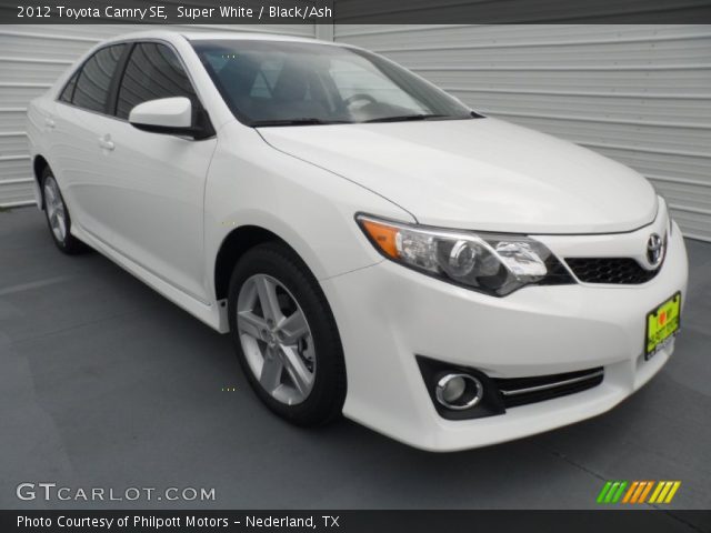 2012 Toyota Camry SE in Super White