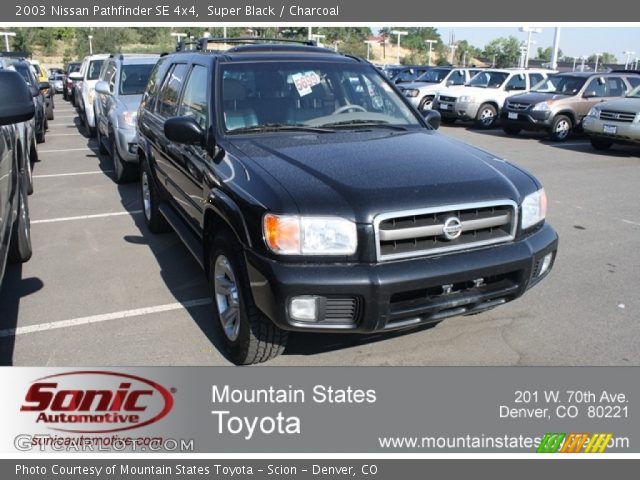 2003 Nissan Pathfinder SE 4x4 in Super Black