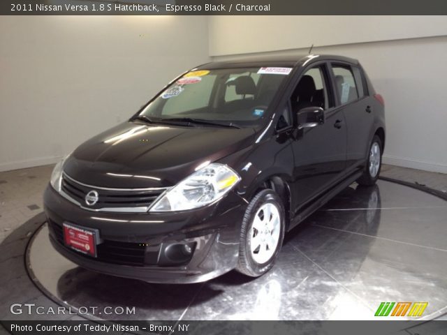 2011 Nissan Versa 1.8 S Hatchback in Espresso Black