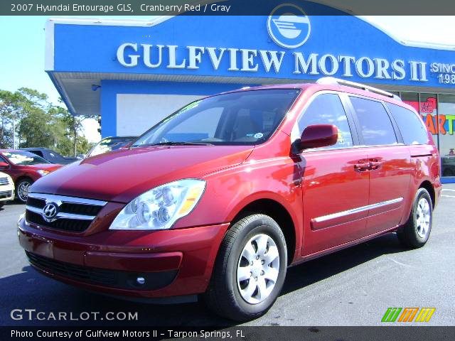 2007 Hyundai Entourage GLS in Cranberry Red