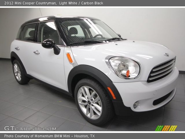 2012 Mini Cooper Countryman in Light White