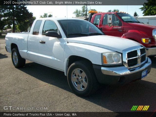 2005 Dodge Dakota SLT Club Cab in Bright White