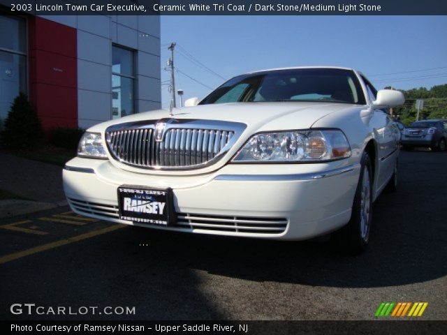 2003 Lincoln Town Car Executive in Ceramic White Tri Coat