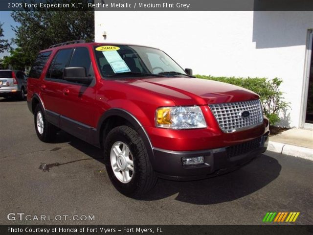 2005 Ford Expedition XLT in Redfire Metallic