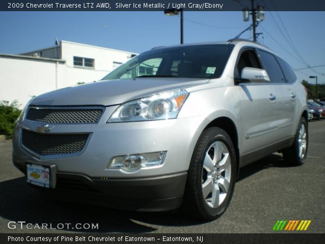 2009 Chevrolet Traverse LTZ AWD in Silver Ice Metallic