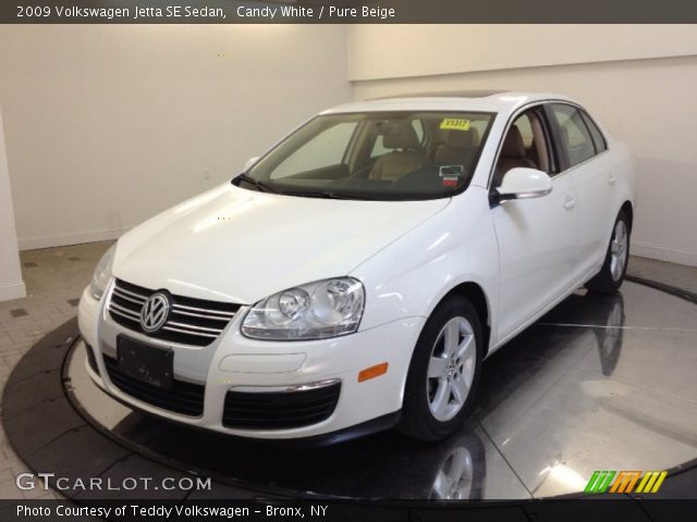 2009 Volkswagen Jetta SE Sedan in Candy White