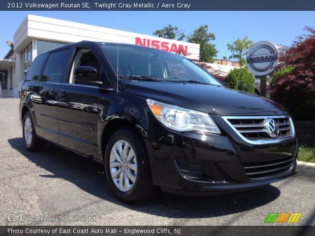 2012 Volkswagen Routan SE in Twilight Gray Metallic